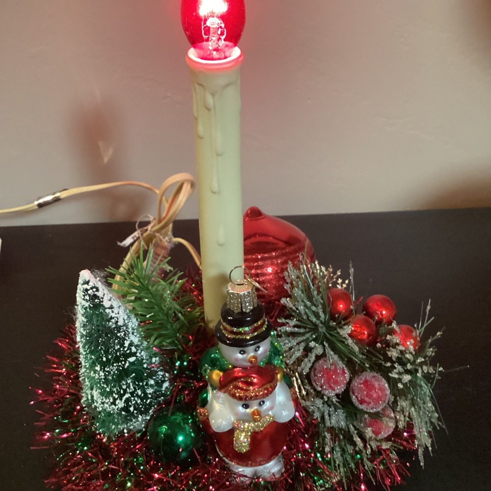 Vintage Electric Light Candolier Christmas Candle. Decorated with Old World